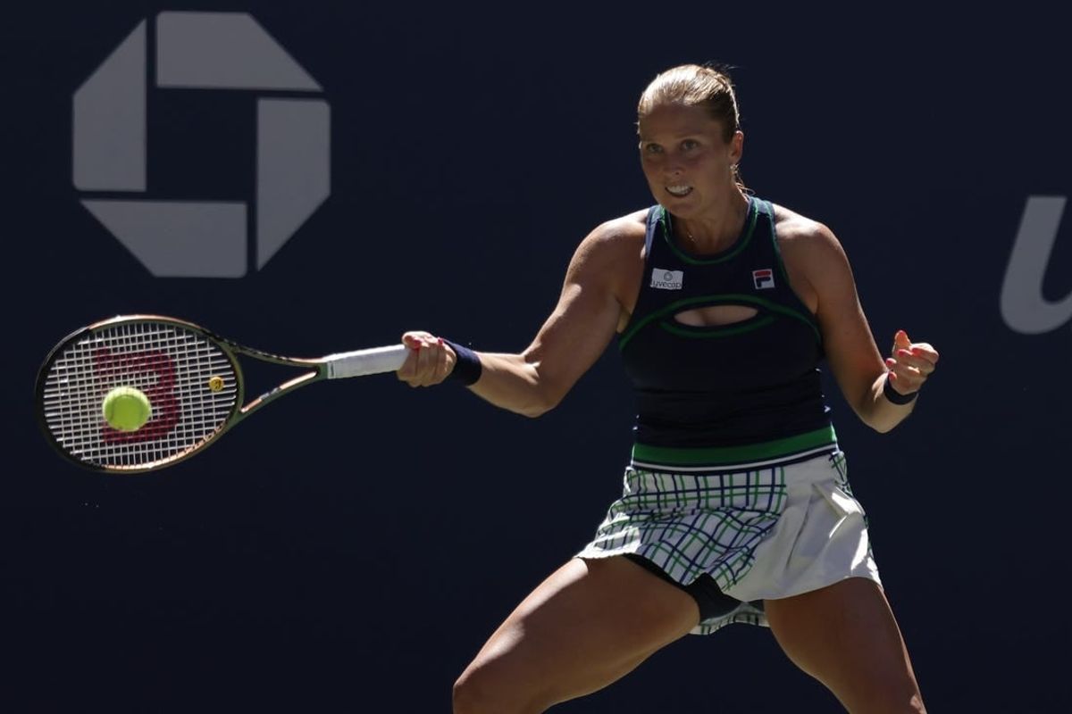 Sep 2, 2022; Flushing, NY, USA; Shelby Rogers (USA) hits a forehand against Ons Jabeur (TUN) (not pictured) on day five of the 2022 U.S. Open tennis tournament at USTA Billie Jean King Tennis Center.