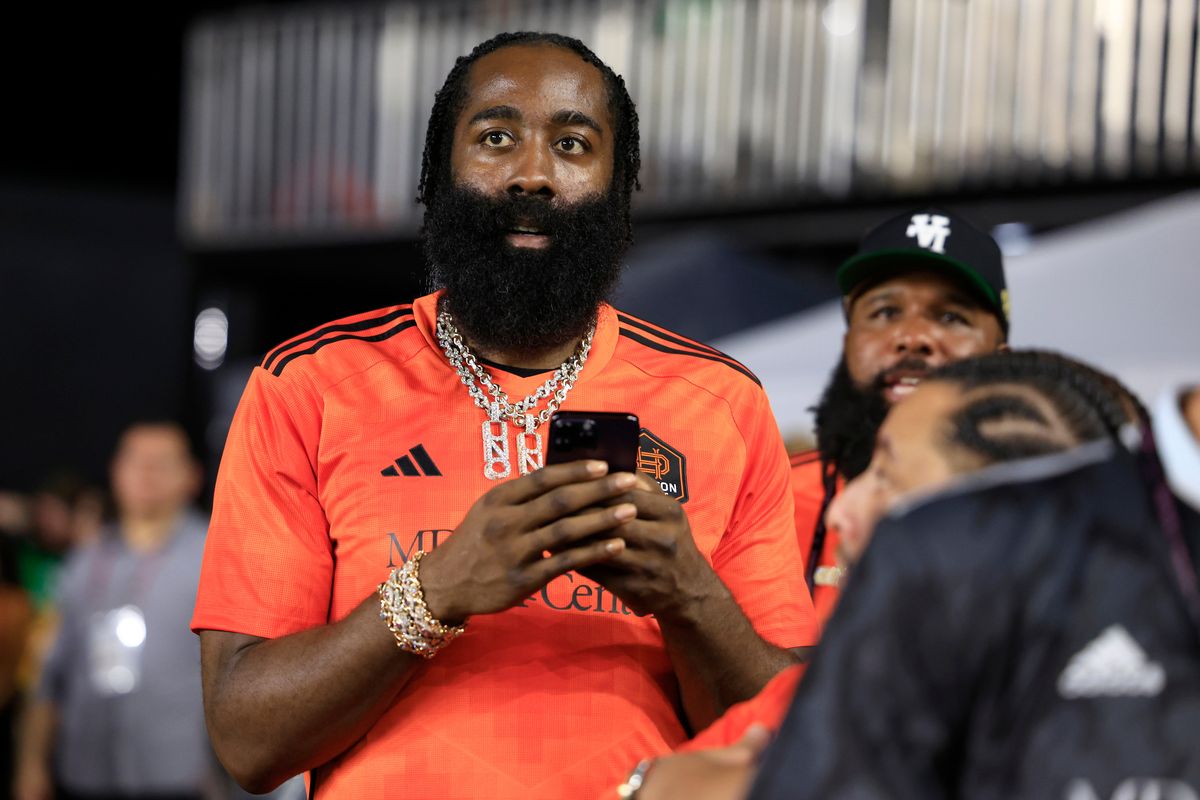 James Harden no ha usado un uniforme de los Sixers en unos días. Es posible que no vuelva a usarlo.