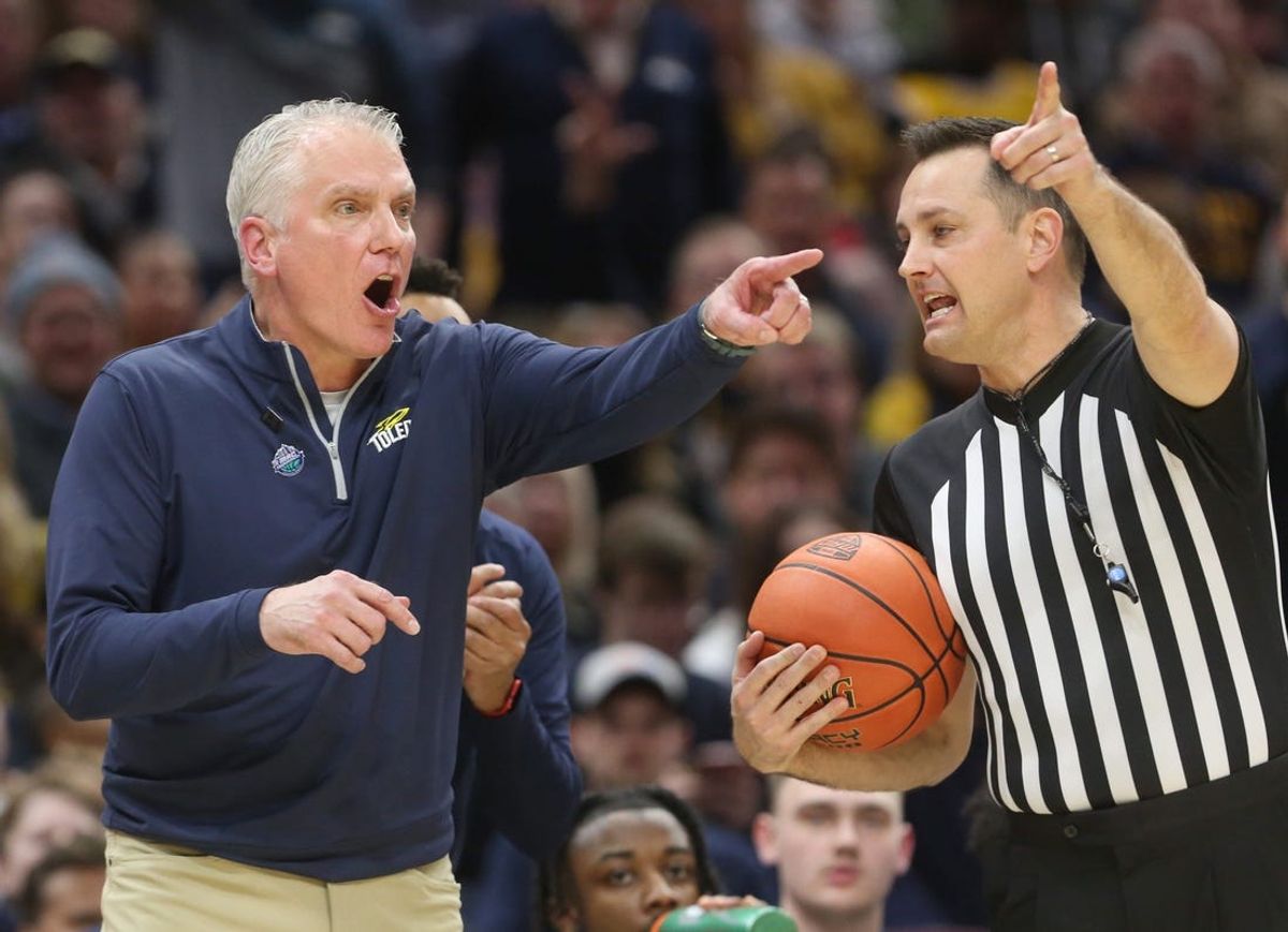 Toledo head coach Tod Kowalczyk barks at a game official during the first half of the Rockets 93-78 loss to Kent in the MAC championship game on Saturday, March 11, 2023 in Cleveland, Ohio, at Rocket Mortgage FieldHouse.

Toledo Kent 11