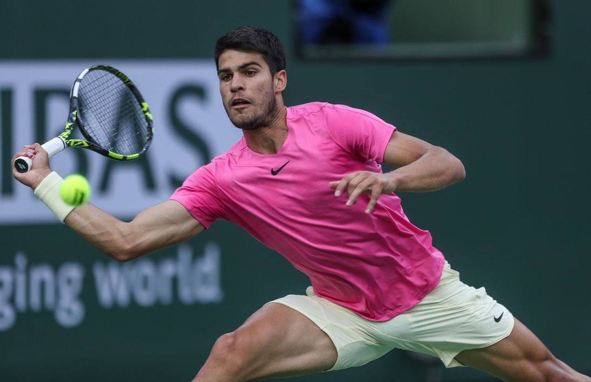 Carlos Alcarez reaches for a shot against Jannik Sinner in the semifinal match at the BNP Paribas Open at the Indian Wells Tennis Garden in Indian Wells, Calif., March 18, 2023.

Bnp Saturday 31
