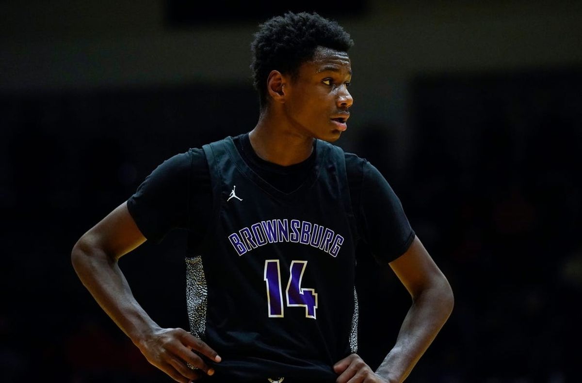 Brownsburg Bulldogs forward Kanon Catchings (14) walks up the court Saturday, March 18, 2023 at New Castle Fieldhouse in New Castle. The Ben Davis Giants defeated the Brownsburg Bulldogs, 66-38, for the IHSAA Class 4A Semistate championship game.

High School Basketball Ini Hs Basketball New Castle Semistate Final