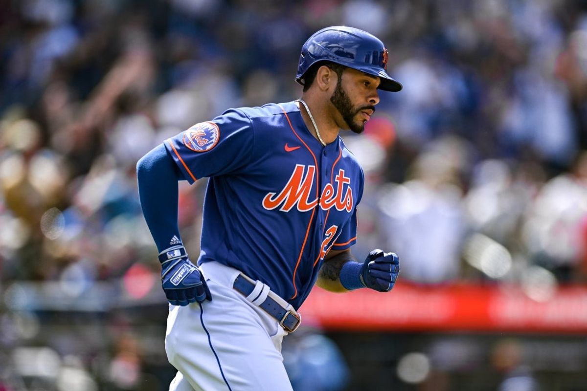 Jun 4, 2023; New York City, New York, USA; New York Mets left fielder Tommy Pham (28) rounds the bases after hitting his second home run of the game against the Toronto Blue Jays during the fifth inning at Citi Field. Mandatory Credit: John Jones-Imagn Images