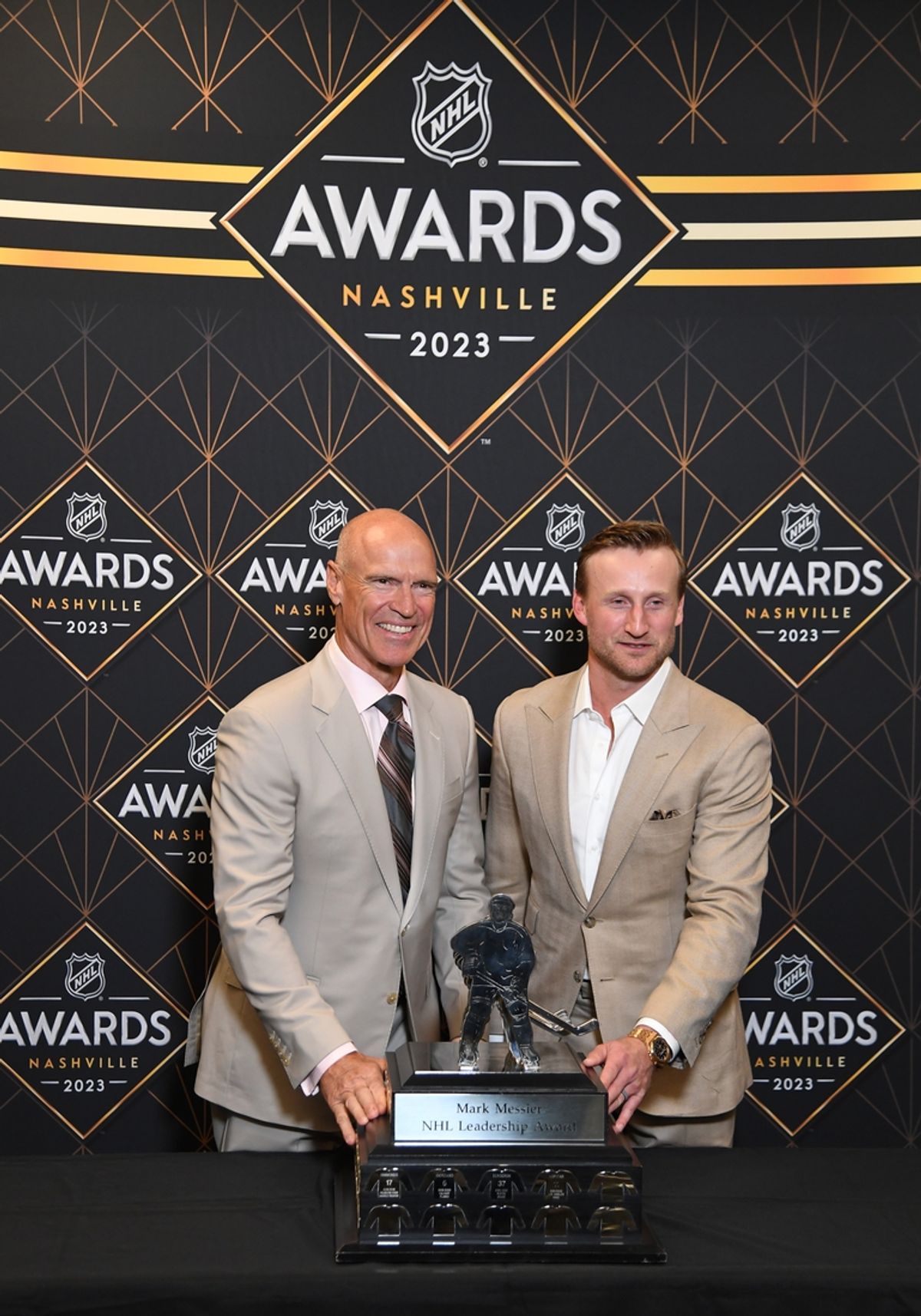 Jun 26, 2023; Nashville, Tennessee, USA; Former NHL player Mark Messier poses with the recipient of the Mark Messier NHL Leadership award winner Tampa Bay Lightning forward Steven Stamkos during the 2023 NHL Awards at Bridgestone Arena. Mandatory Credit: Christopher Hanewinckel-Imagn Images