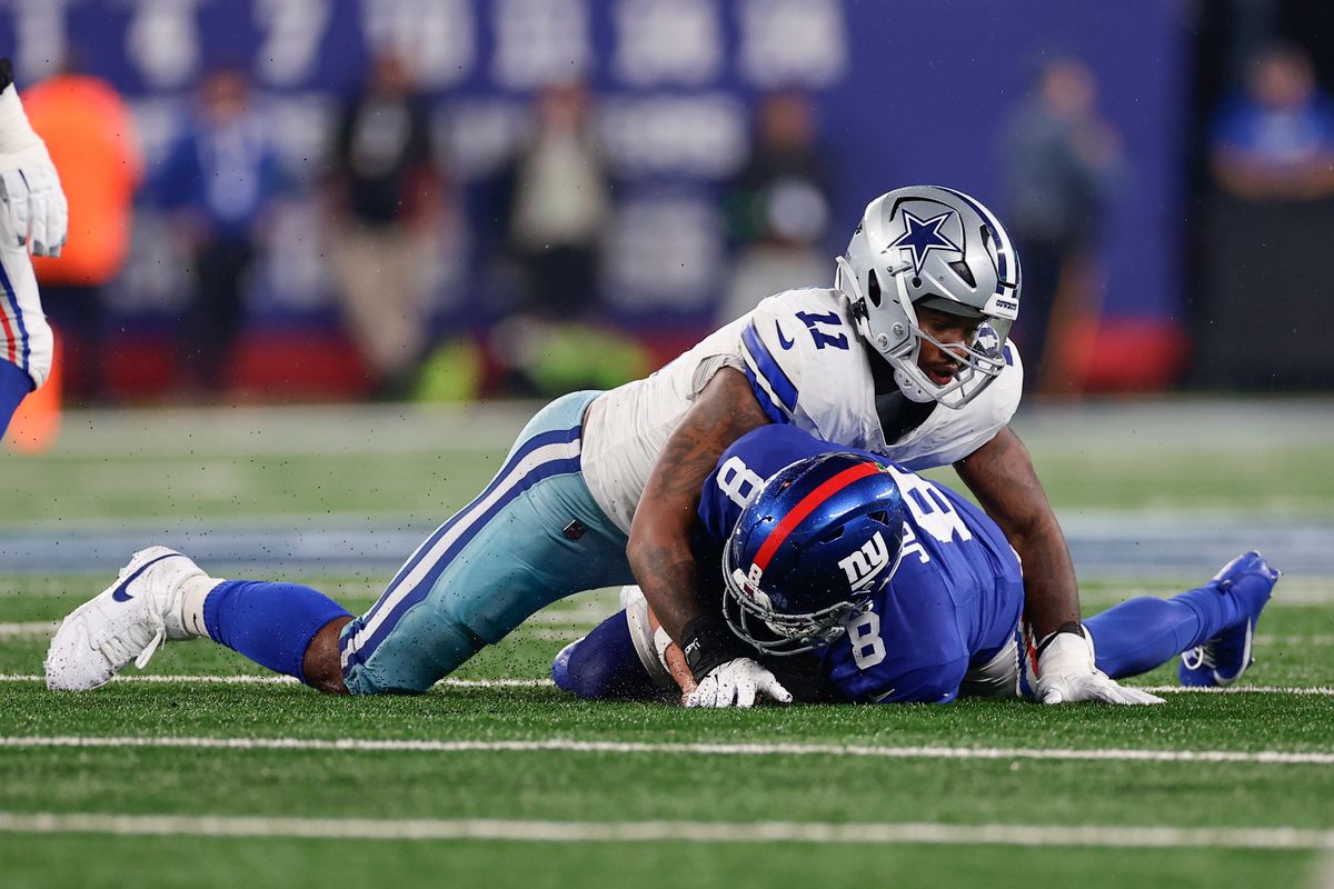 Micah Parsons recorded one of Dallas’ seven sacks of Daniel Jones