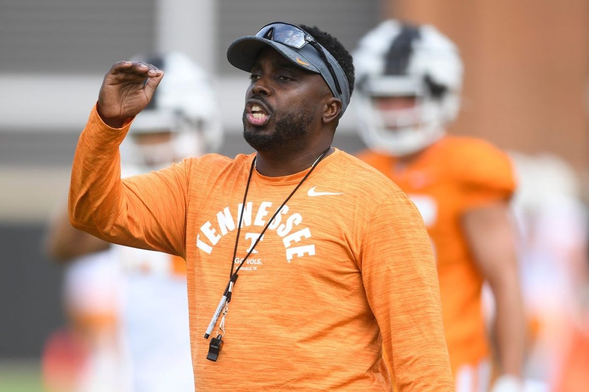 Defensive coordinator Tim Banks coaches players during a drill during Tennessee Football   s first fall practice, Wednesday, Aug. 2, 2023.