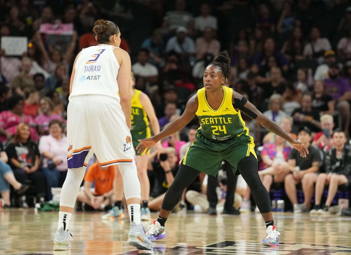 Aug 5, 2023; Phoenix, Arizona, USA; Seattle Storm guard Jewell Loyd (24) defends against Phoenix Mercury guard Diana Taurasi (3) the second half at Footprint Center. Mandatory Credit: Joe Camporeale-Imagn Images