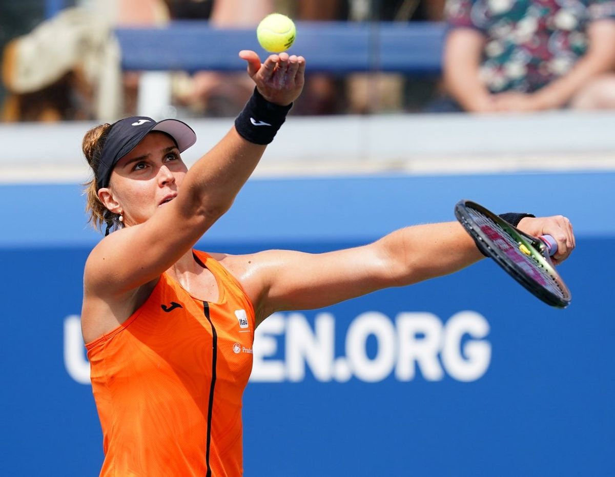 Aug 30, 2023; Flushing, NY, USA; Beatriz Haddad Maia of Brazil serves against Taylor Townsend of the United States on day three of the 2023 U.S. Open tennis tournament at the USTA Billie Jean King National Tennis Center. Mandatory Credit: Jerry Lai-Imagn Images