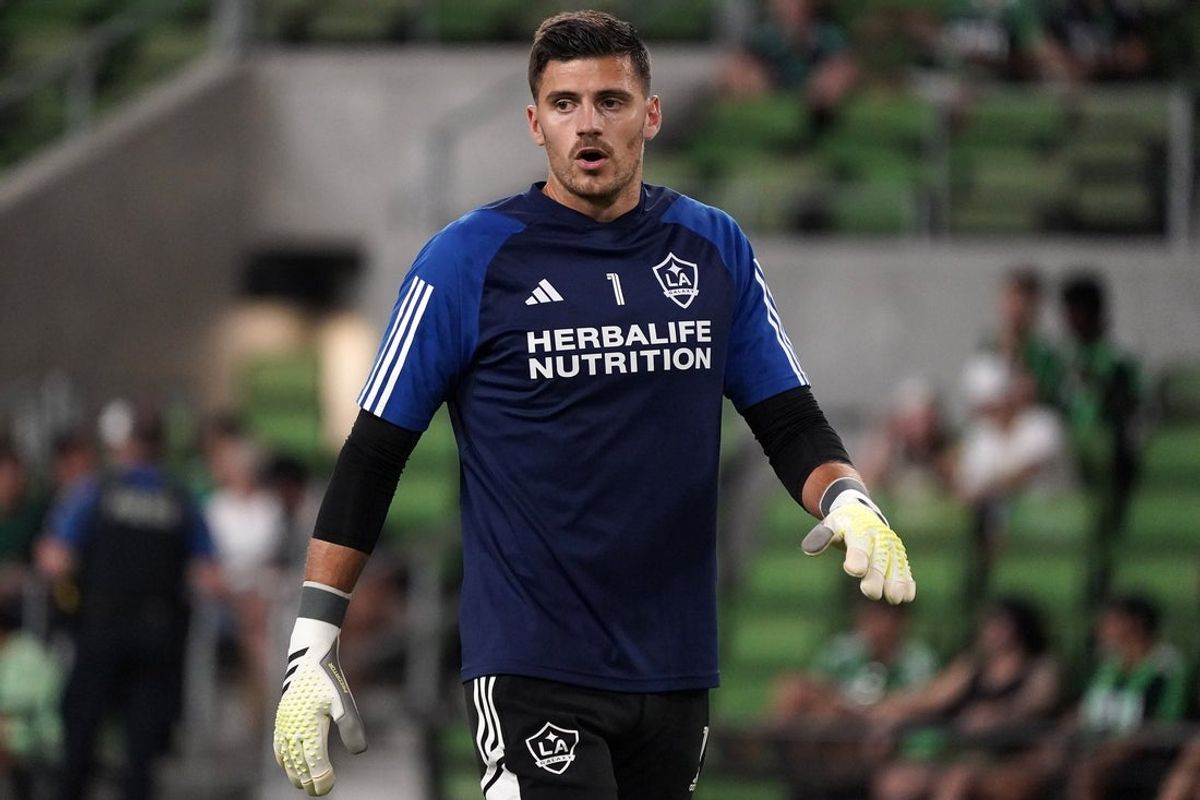 Sep 24, 2023; Austin, Texas, USA; Los Angeles Galaxy goalkeeper Jonathan Bond (1) practices before the game at Q2 Stadium. Mandatory Credit: Scott Wachter-Imagn Images