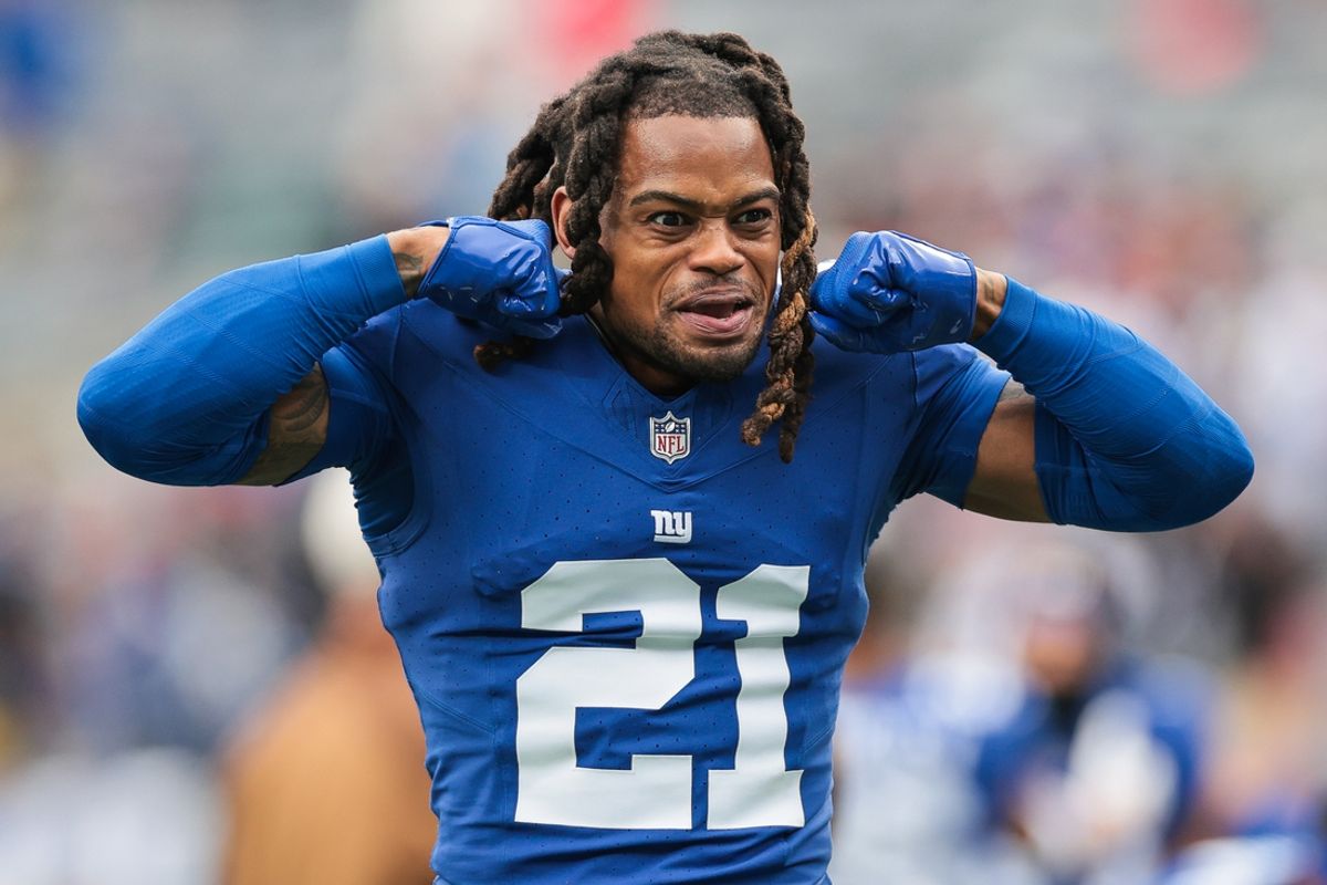 Nov 26, 2023; East Rutherford, New Jersey, USA; New York Giants safety Bobby McCain (21) gestures on the field before the game against the New England Patriots at MetLife Stadium. Mandatory Credit: Vincent Carchietta-USA TODAY Sports