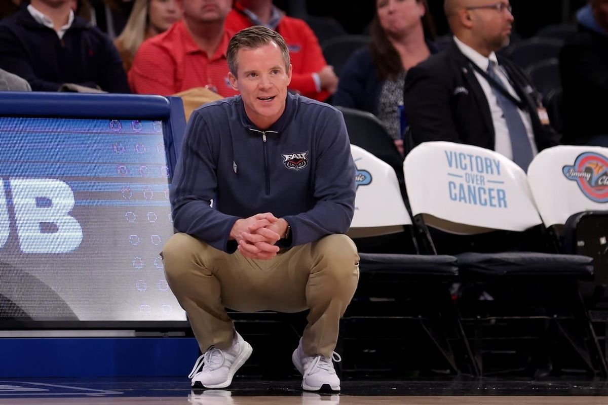 Dec 5, 2023; New York, New York, USA;  Florida Atlantic Owls head coach Dusty May coaches against the Illinois Fighting Illini during the first half at Madison Square Garden.