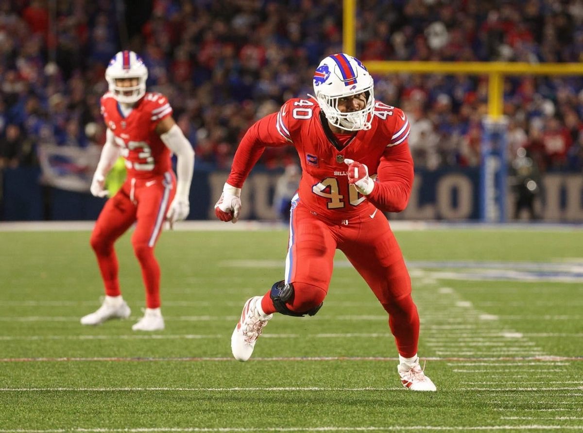 Bills linebacker Von Miller (40) gets off the line against the Giants at Highmark Stadium in Orchard Park, N.Y., on Oct. 15.
