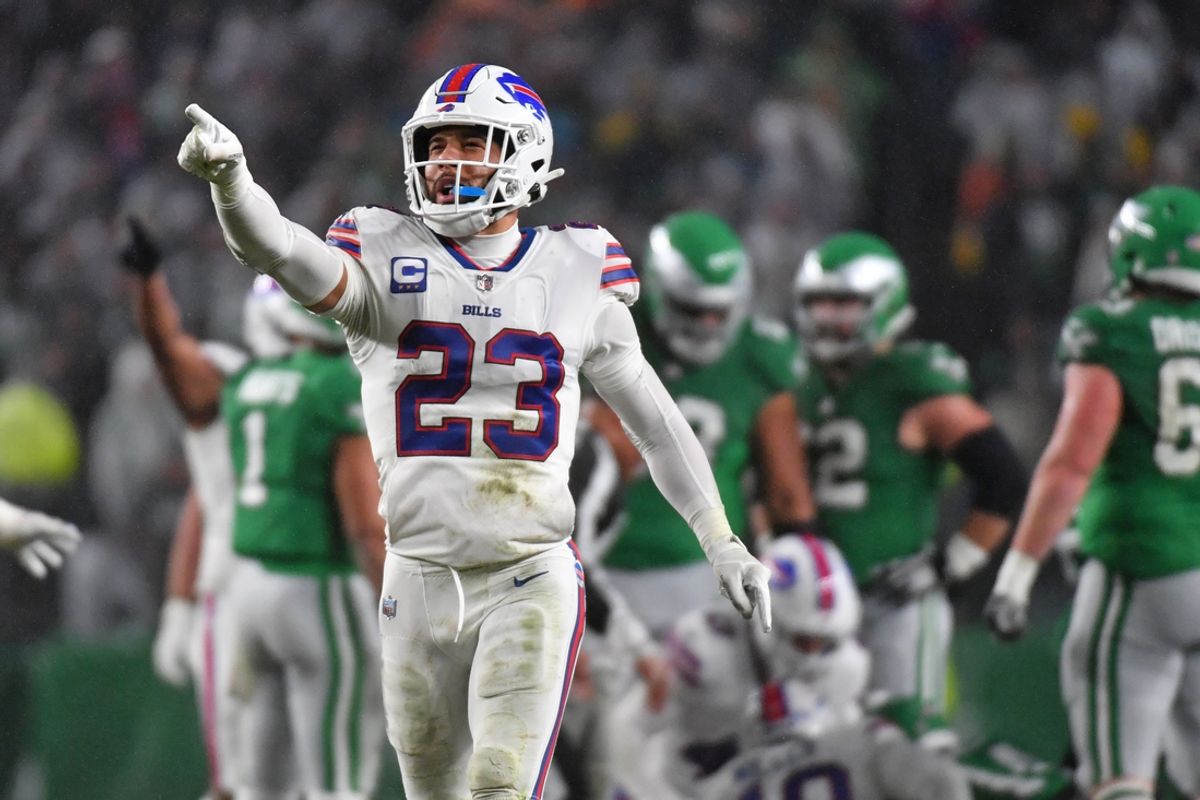 Nov 26, 2023; Philadelphia, Pennsylvania, USA; Buffalo Bills safety Micah Hyde (23) against the Philadelphia Eagles at Lincoln Financial Field. Mandatory Credit: Eric Hartline-Imagn Images