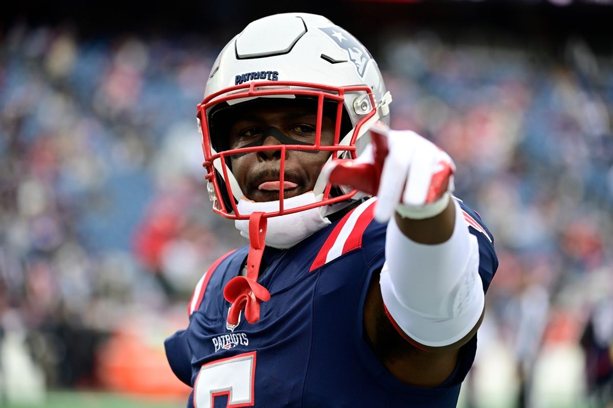 Dec 17, 2023; Foxborough, Massachusetts, USA; New England Patriots safety Jabrill Peppers (5) warms up before a game against the Kansas City Chiefs  at Gillette Stadium. Mandatory Credit: Eric Canha-Imagn Images