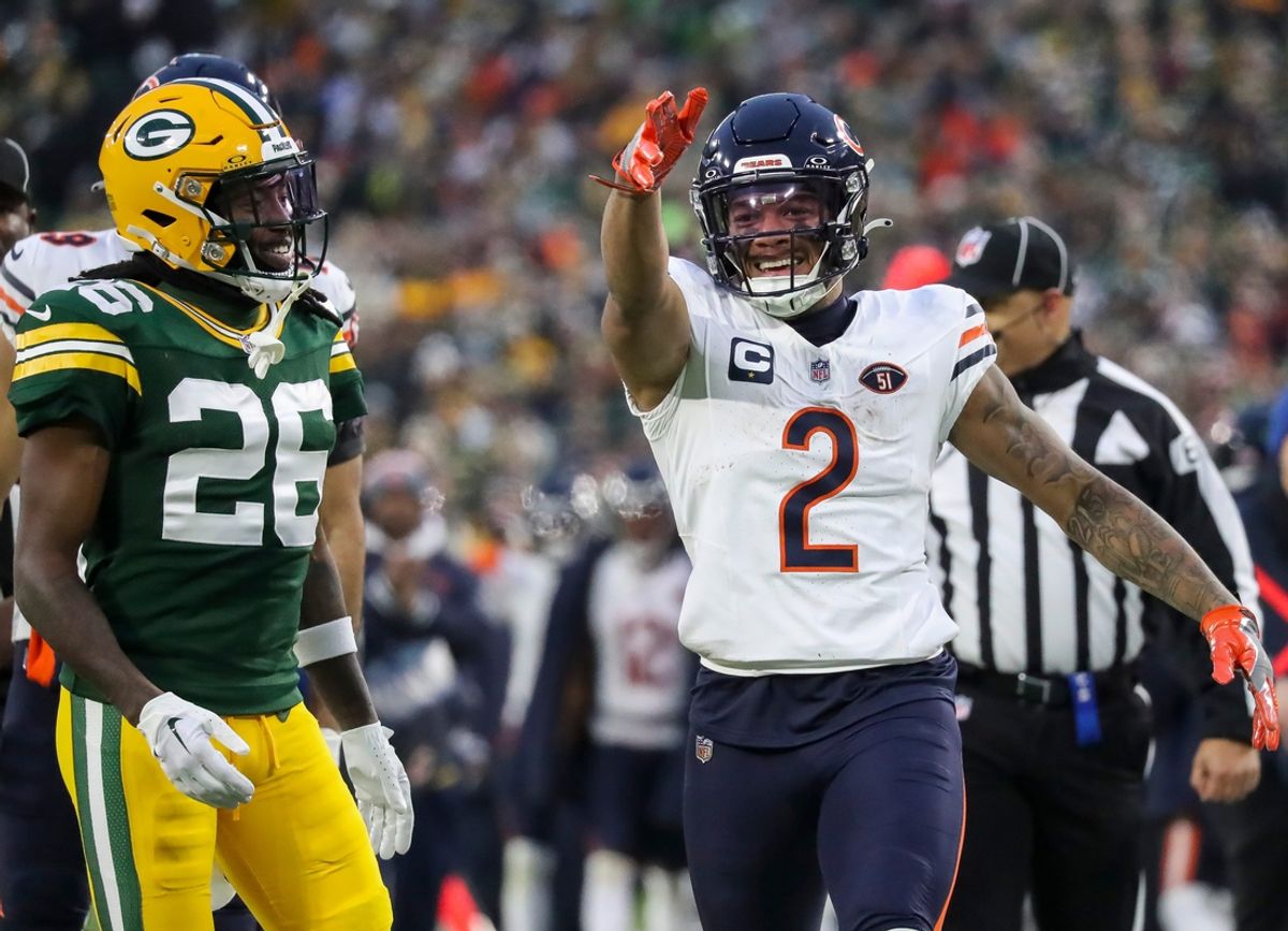 Chicago Bears wide receiver DJ Moore (2) signals for a first down after making a reception against the Green Bay Packers on Sunday, January 7, 2024, at Lambeau Field in Green Bay, Wis. The Packers won the game, 17-9, to clinch an NFC playoff berth.
Tork Mason/USA TODAY NETWORK-Wisconsin