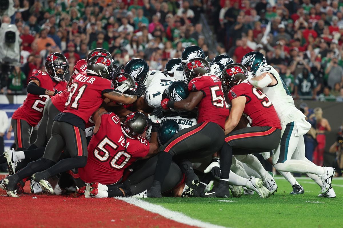 The Tampa Bay Buccaneers stop Philadelphia Eagles quarterback Jalen Hurts (1) at the goal line during the first half of a 2024 NFC wild card game at Raymond James Stadium. Mandatory Credit: Kim Klement Neitzel-Imagn Images