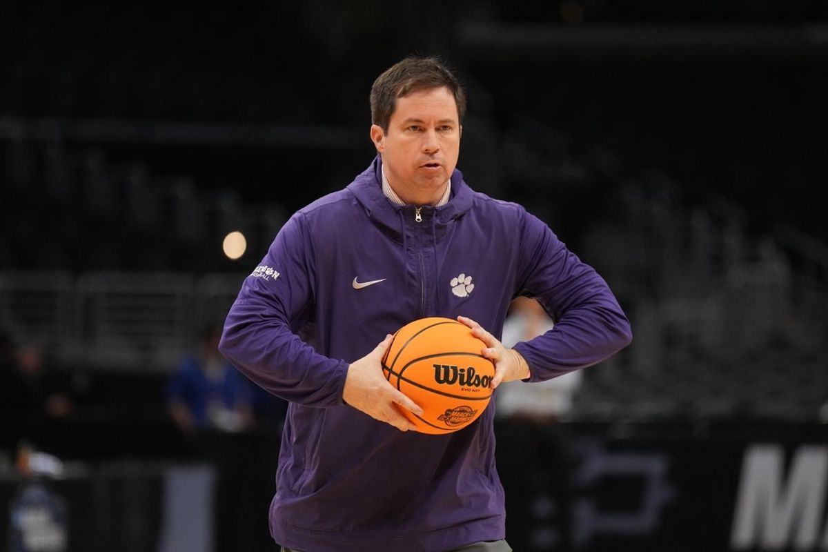 Mar 27, 2024; Los Angeles, CA, USA; Clemson Tigers associate head coach Billy Donlon at practice prior to NCAA Tournament at West Regional at Crypto.com Arena. Mandatory Credit: Kirby Lee-Imagn Images