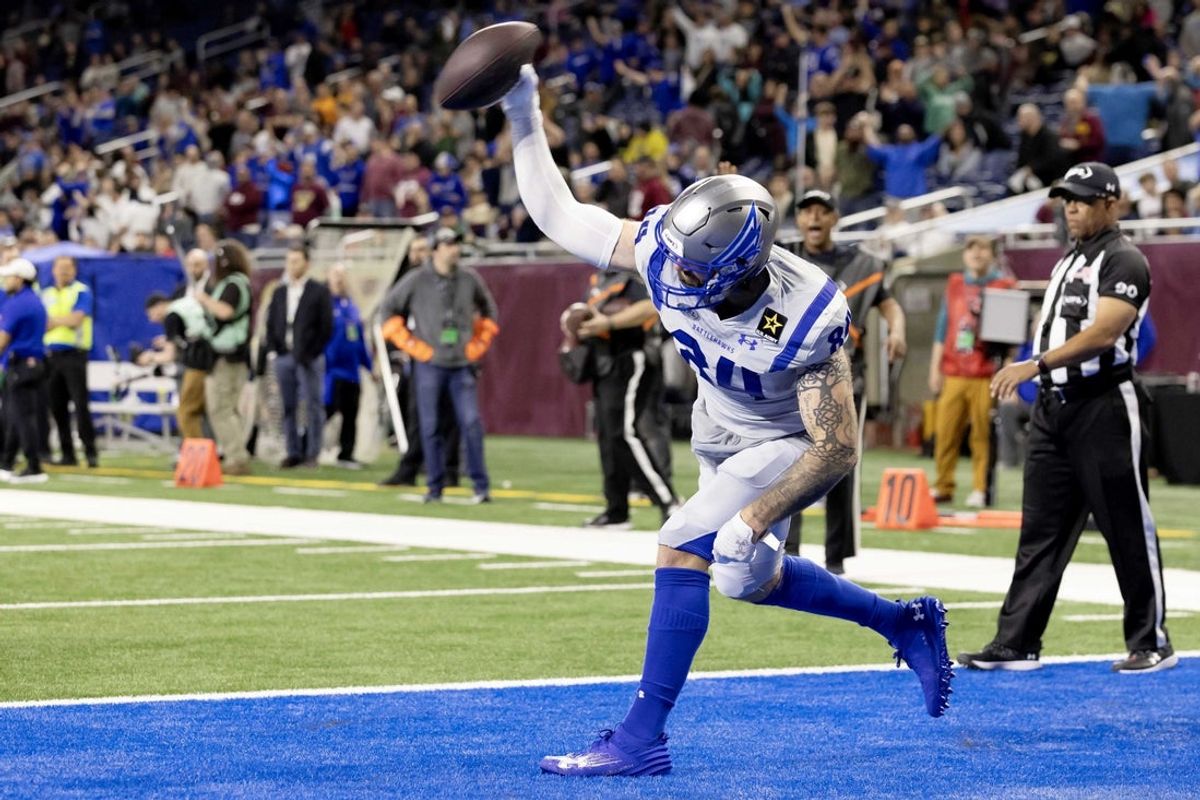 Mar 30, 2024; Detroit, MI, USA; St. Louis Battlehawks tight end Jake Sutherland celebrates a touchdown against the Michigan Panthers during the second half at Ford Field. Mandatory Credit: David Reginek-Imagn Images