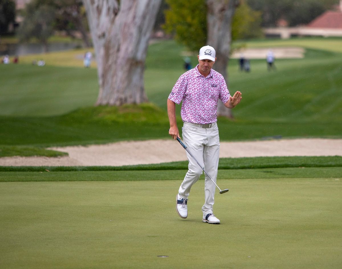 Steven Alker gestures to the gallery after sinking a putt on the fourth green to take the lead during the final round of The Galleri Classic at Mission Hills Country Club in Rancho Mirage, Calif., Sunday, March 31, 2024.