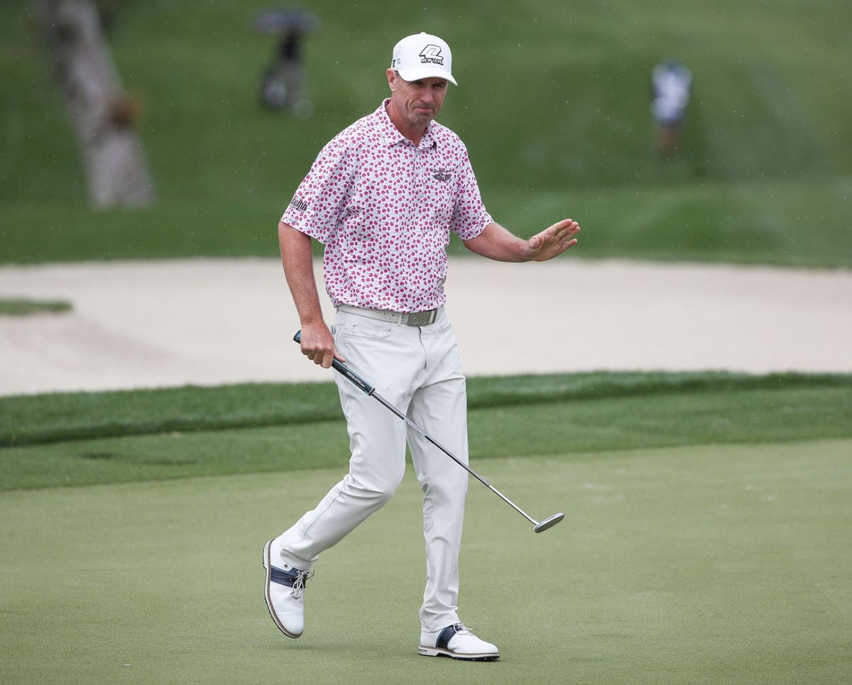 Steven Alker acknowledges the crowd after a birdie on the fourth hole during the final round of the Galleri Classic at Mission Hills Country Club in Rancho Mirage, Calif., March 31, 2024.