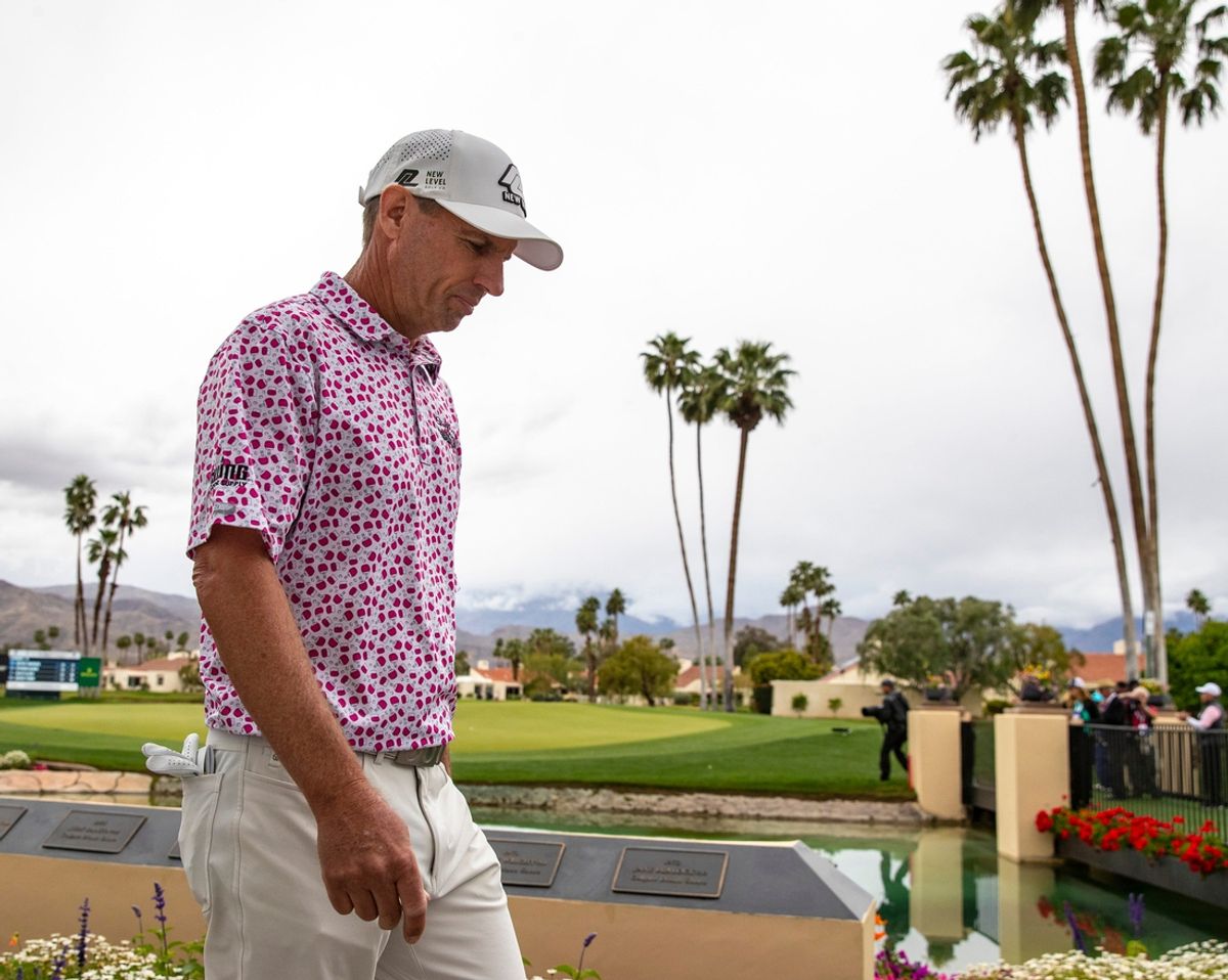 Steven Alker walks to the 18th green bridge to take his drop after hitting into the water during the final round of The Galleri Classic at Mission Hills Country Club in Rancho Mirage, Calif., Sunday, March 31, 2024.