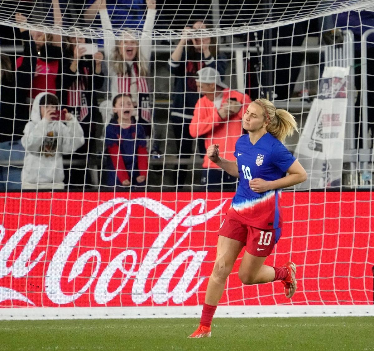 April 9, 2024; Columbus, Ohio, USA; 
Lindsey Horan (10) of the United States reacts after making a successful penalty kick against Canada in the 2024 SheBelieves Cup championship soccer match on Tuesday at Lower.com Field in Columbus, Ohio.