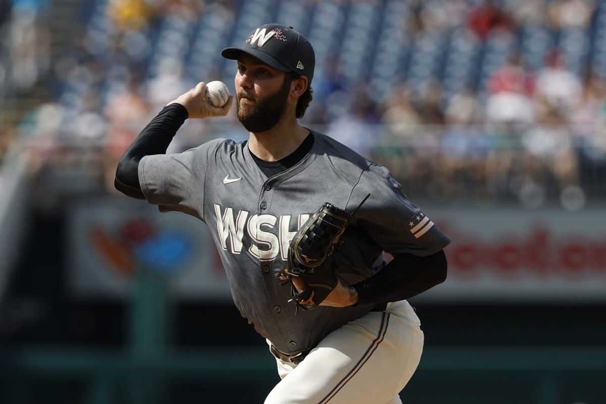May 25, 2024; Washington, District of Columbia, USA; Washington Nationals starting pitcher Trevor Williams (32) pitches against the Seattle Mariners during the second inning at Nationals Park. Mandatory Credit: Geoff Burke-USA TODAY Sports