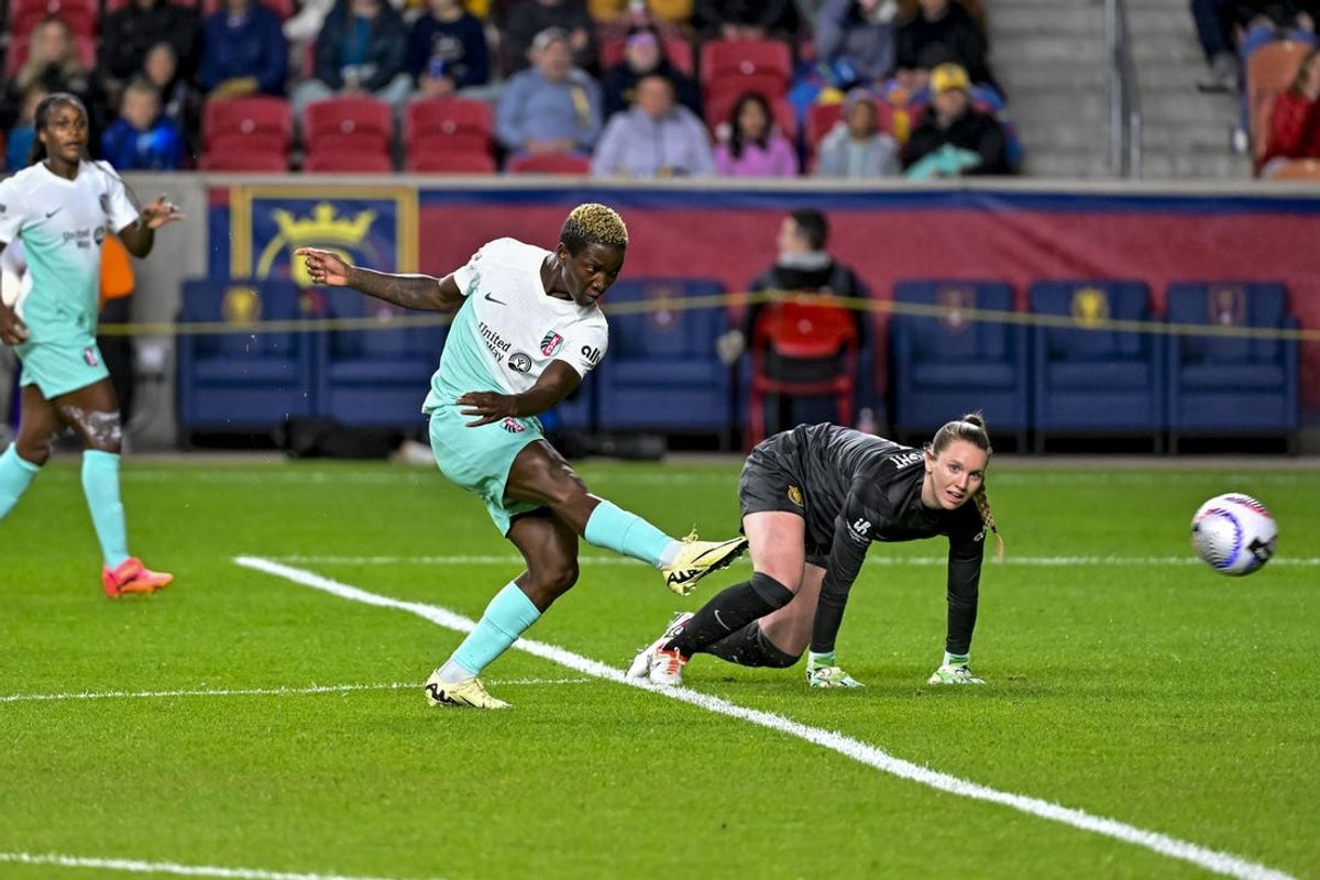 May 25, 2024; Sandy, Utah, USA; Kansas City Current forward Temwa Chawinga (6) attempts to score during the first half at America First Field. Mandatory Credit: Christopher Creveling-USA TODAY Sports