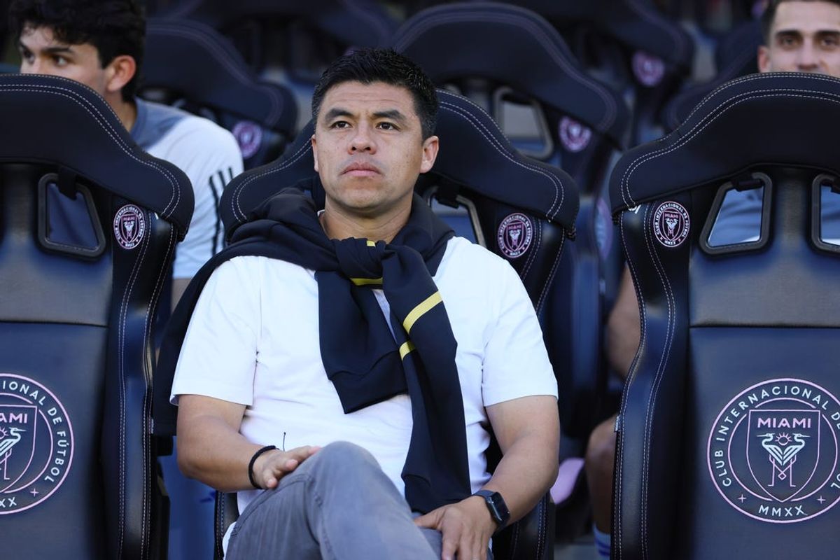 May 29, 2024; Fort Lauderdale, Florida, USA; Atlanta United head coach Gonzalo Pineda looks on before the match against Inter Miami CF at Chase Stadium. Mandatory Credit: Sam Navarro-USA TODAY Sports