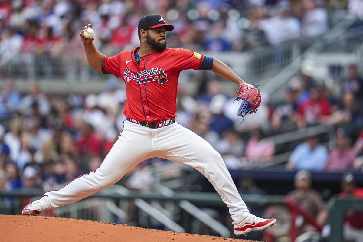 May 31, 2024; Cumberland, Georgia, USA; Atlanta Braves starting pitcher Reynaldo Lopez (40) pitches against the Oakland Athletics during the second inning at Truist Park. Mandatory Credit: Dale Zanine-USA TODAY Sports