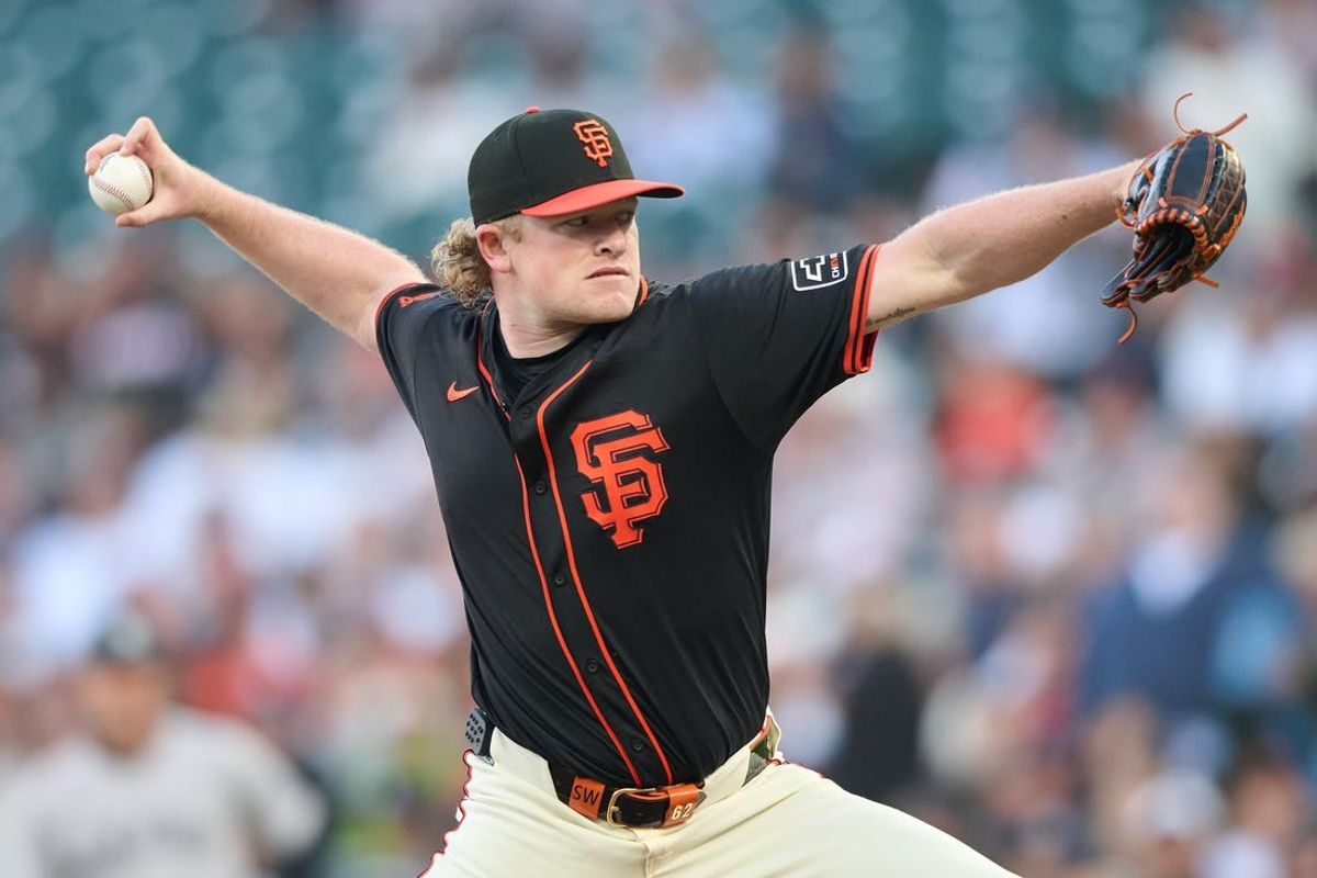 Jun 1, 2024; San Francisco, California, USA; San Francisco Giants pitcher Logan Webb (62) throws a pitch against the New York Yankees during the first inning at Oracle Park. Mandatory Credit: Robert Edwards-USA TODAY Sports