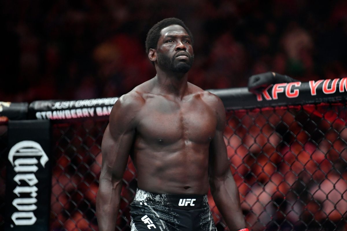 Jared Cannonierlooks out over the crowd before the start of his middleweight main bout against Nassourdine Imavov at the UFC Fight Night mixed martial arts event Saturday, June 8, 2024, in Louisville, Ky.
