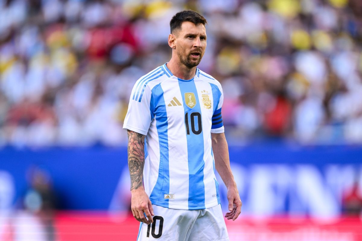 Jun 9, 2024; Chicago, Illinois, USA; Argentina forward Lionel Messi (10) looks on against Ecuador during the second half at Soldier Field. Mandatory Credit: Daniel Bartel-USA TODAY Sports