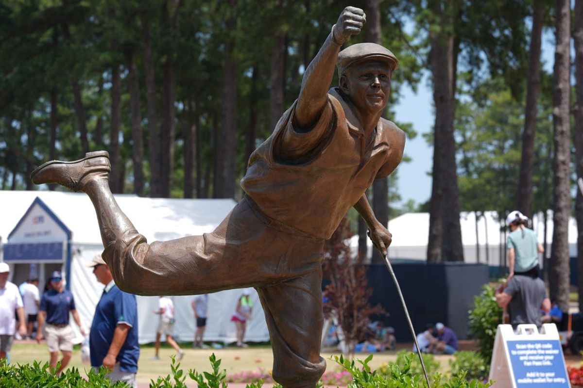 Jun 15, 2024; Pinehurst, North Carolina, USA; A statue of late golfer Payne Stewart is seen during the third round of the U.S. Open golf tournament. Mandatory Credit: Jim Dedmon-USA TODAY Sports