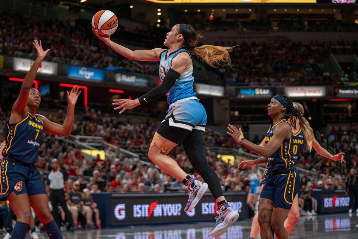 Chicago Sky guard Chennedy Carter (7) shoots a layup on Sunday June 16, 2024, during the game at Gainbridge Fieldhouse in Indianapolis. The Fever beat the Sky 91-83.