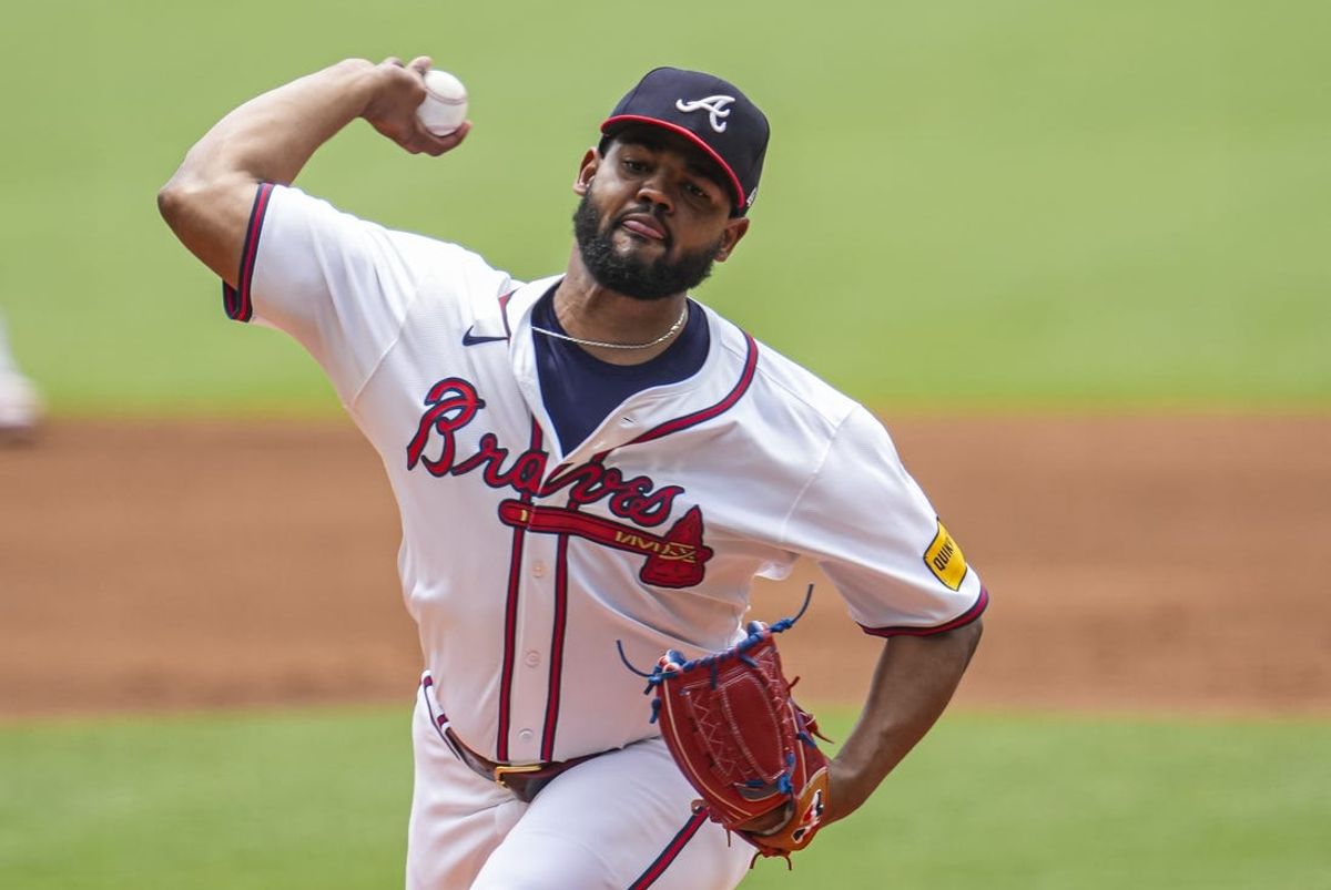 Jun 19, 2024; Cumberland, Georgia, USA; Atlanta Braves starting pitcher Reynaldo Lopez (40) pitches against the Detroit Tigers during the first inning  at Truist Park. Mandatory Credit: Dale Zanine-USA TODAY Sports