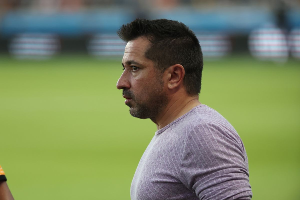 Jun 22, 2024; Houston, Texas, USA; Houston Dash head coach Fran Alonso looks on in the second half against San Diego Wave FC at Shell Energy Stadium. Mandatory Credit: Thomas Shea-Imagn Images