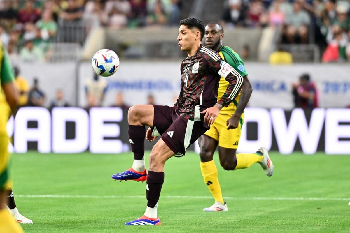 Jun 22, 2024; Houston, TX, USA; Mexico midfielder Edson Alvarez (4) attempts to control the ball during the first half against Jamaica at NRG Stadium. Mandatory Credit: Maria Lysaker-USA TODAY Sports