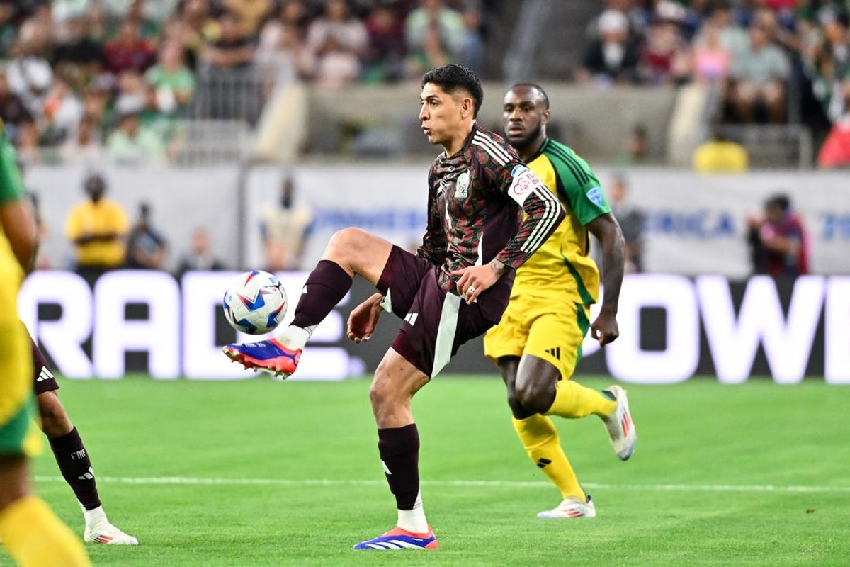 Jun 22, 2024; Houston, TX, USA; Mexico midfielder Edson Alvarez (4) controls the ball during the first half against Jamaica at NRG Stadium. Mandatory Credit: Maria Lysaker-USA TODAY Sports