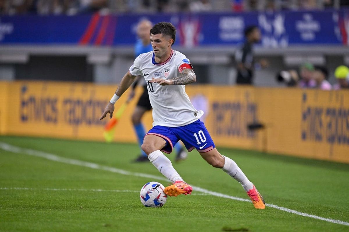 Jun 23, 2024; Arlington, TX, USA; United States forward Christian Pulisic (10) in action during the game between the United States and Bolivia in a 2024 Copa America match at AT&T Stadium. Mandatory Credit: Jerome Miron-USA TODAY Sports