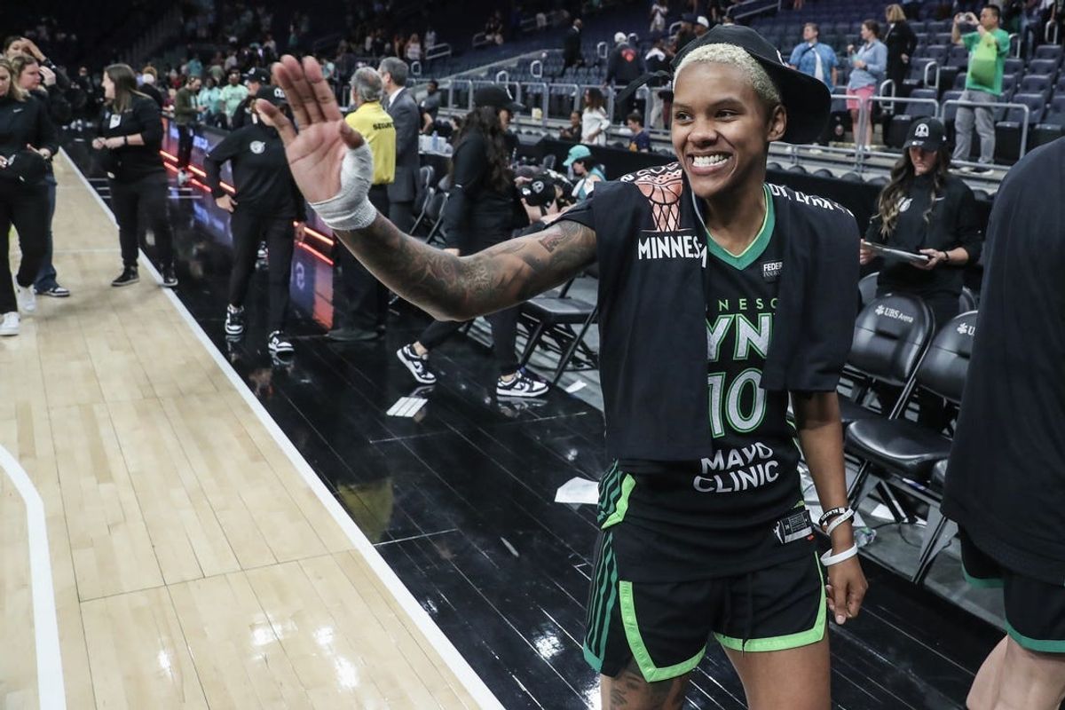 Jun 25, 2024; Belmont Park, New York, USA; Minnesota Lynx guard Courtney Williams (10) waves to fans after defeating the New York Liberty 94-89 to win the WNBA Commissioner’s Cup Championship at UBS Arena. Mandatory Credit: Wendell Cruz-USA TODAY Sports