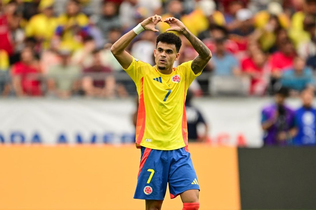 Jun 28, 2024; Glendale, AZ, USA; Colombia forward Luis Diaz (7) celebrates his penalty kick goal against Costa Rica during the first half at State Farm Stadium. Mandatory Credit: Daniel Bartel-USA TODAY Sports