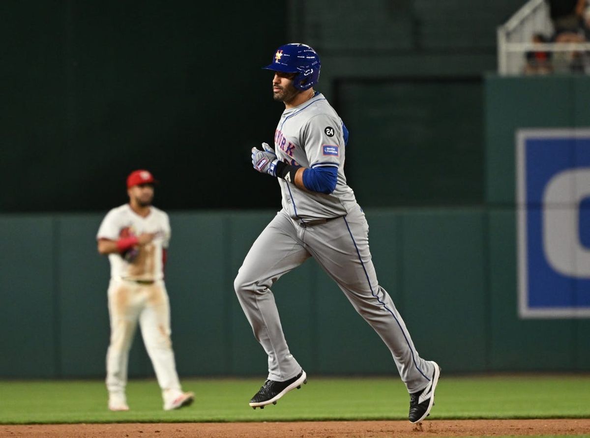 Jul 1, 2024; Washington, District of Columbia, USA; New York Mets designated hitter J.D. Martinez (28) rounds the bases after hitting a three run home run against the Washington Nationals during the tenth inning at Nationals Park. Mandatory Credit: Rafael Suanes-USA TODAY Sports
