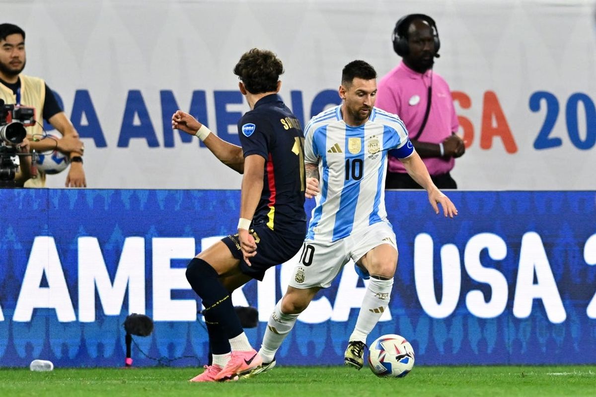 Jul 4, 2024; Houston, TX, USA; Argentina's striker Lionel Messi (10) control the ball against Ecuador during the first half in a Copa America quarterfinal soccer match at NRG Stadium. Mandatory Credit: Maria Lysaker-USA TODAY Sports