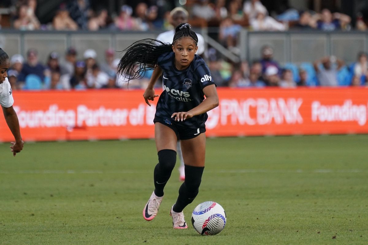 Jul 6, 2024; San Jose, California, USA; Washington Spirit midfielder Croix Bethune (7) dribbles the ball during Washington's 3-0 win over Bay FC at PayPal Park. Mandatory Credit: David Gonzales-Imagn Images