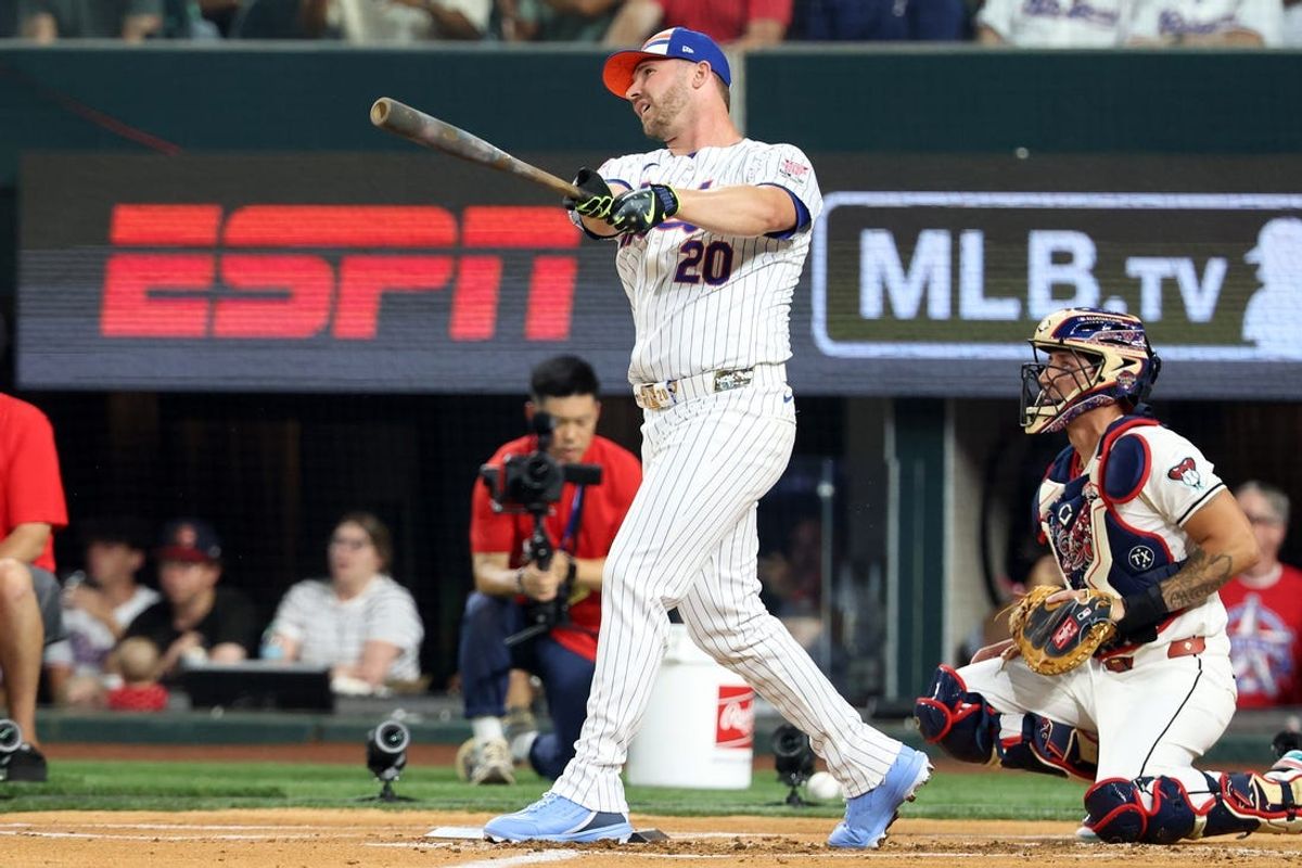 Jul 15, 2024; Arlington, TX, USA; National League first baseman Pete Alonso of the New York Mets (20) competes during the 2024 Home Run Derby at Globe Life Field. Mandatory Credit: Kevin Jairaj-USA TODAY Sports
