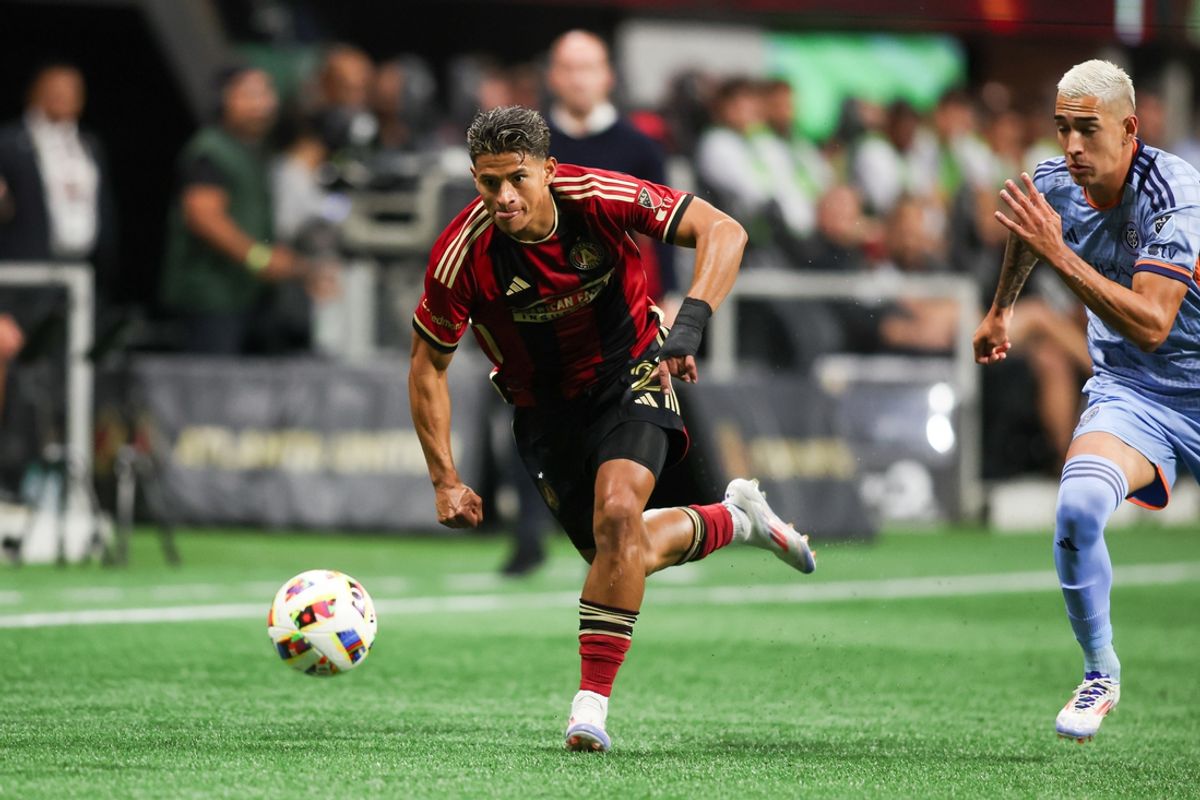 Jul 17, 2024; Atlanta, Georgia, USA; Atlanta United defender Ronald Hernandez (2) drives the ball during the first half against New York City FC at Mercedes-Benz Stadium. Mandatory Credit: Brett Davis-USA TODAY Sports