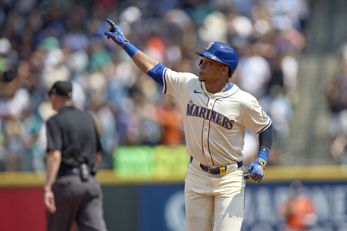 Jul 21, 2024; Seattle, Washington, USA; Seattle Mariners second baseman Jorge Polanco (7) rounds the bases after his solo home run against the Houston Astros during the fourth inning at T-Mobile Park. Mandatory Credit: John Froschauer-USA TODAY Sports