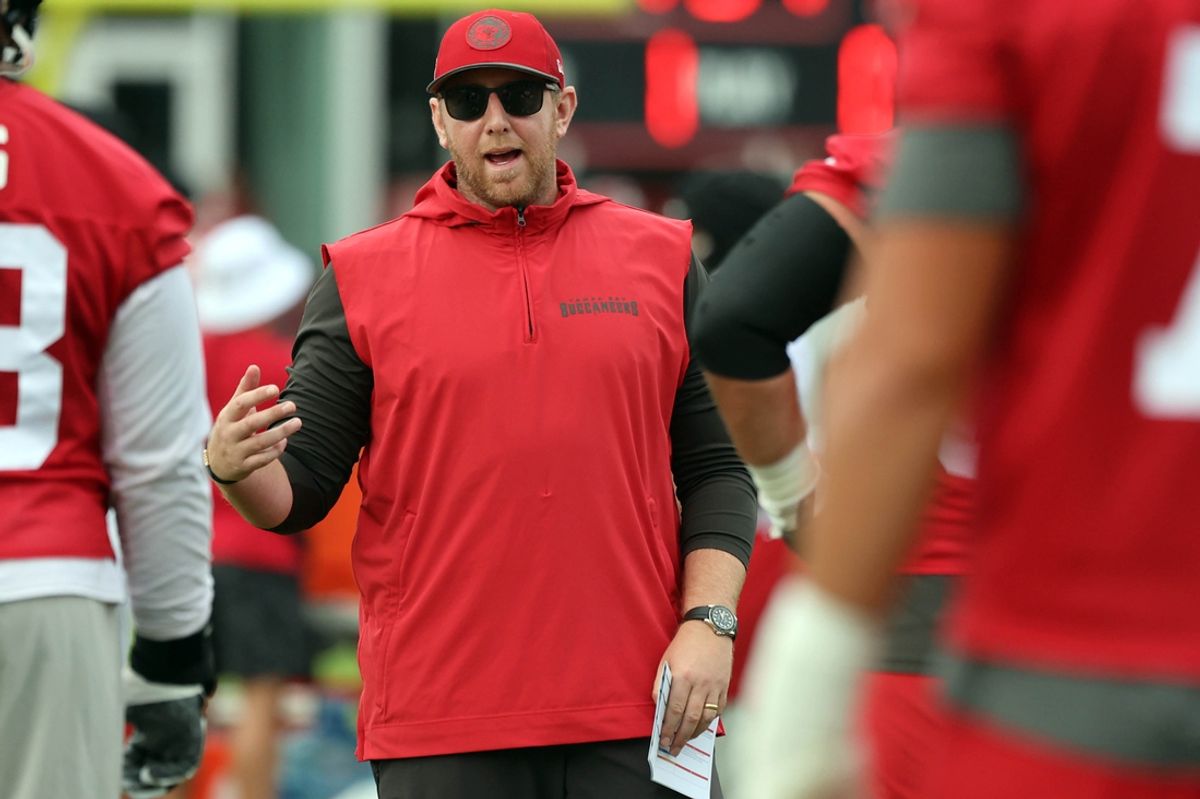 Jul 25, 2024; Tampa, FL, USA; Tampa Bay Buccaneers offensive coordinator Liam Coen during training camp at AdventHealth Training Center. Mandatory Credit: Kim Klement Neitzel-Imagn Images
