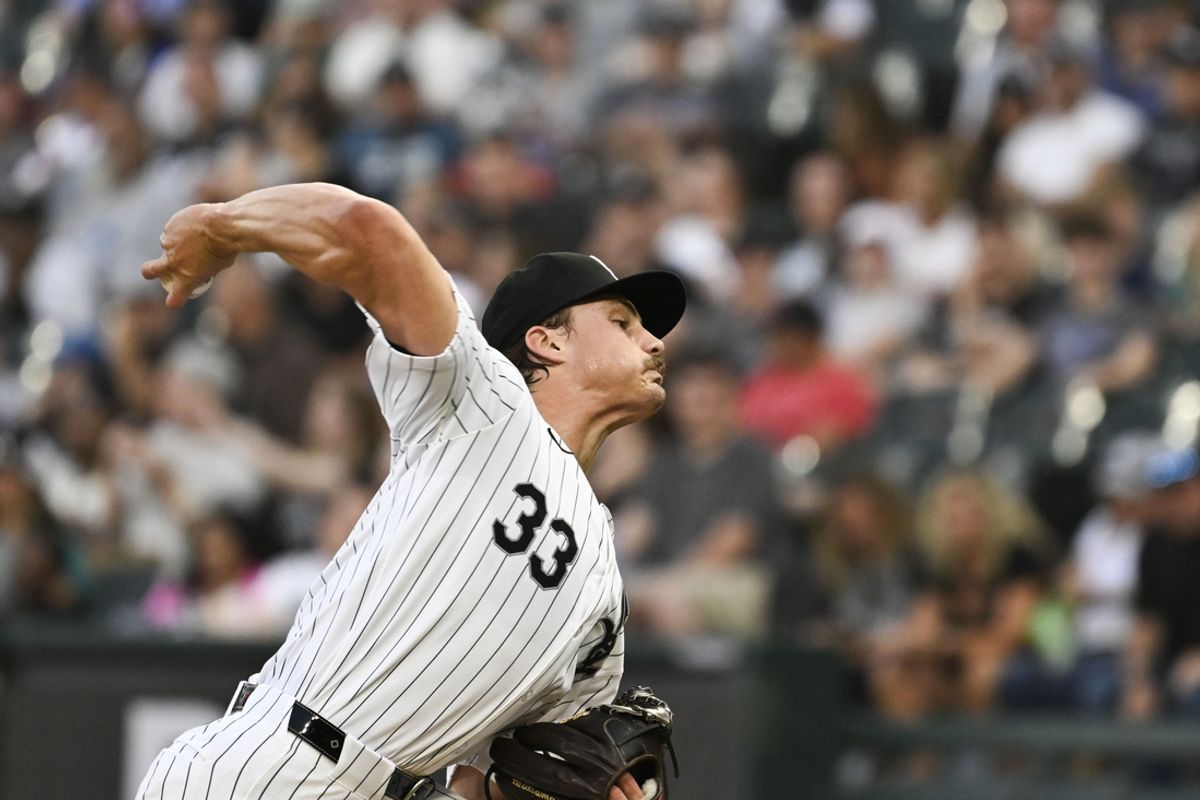 Jul 26, 2024; Chicago, Illinois, USA;  Chicago White Sox pitcher Drew Thorpe (33) delivers against the Seattle Mariners during the first inning at Guaranteed Rate Field. Mandatory Credit: Matt Marton-USA TODAY Sports