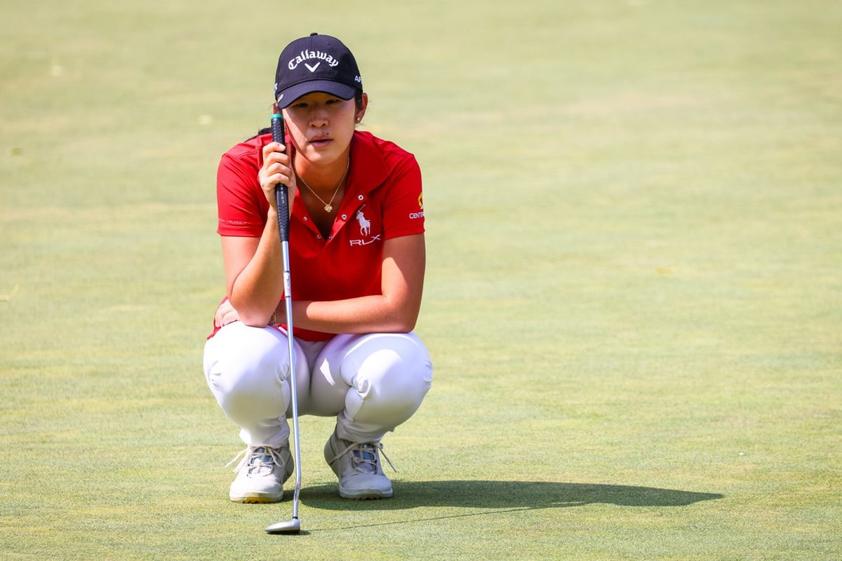 Jul 28, 2024; Calgary, Alberta, CAN; Andrea Lee lines up her putt on the tenth green during the final round of the CPKC Women's Open golf tournament. Mandatory Credit: Sergei Belski-USA TODAY Sports